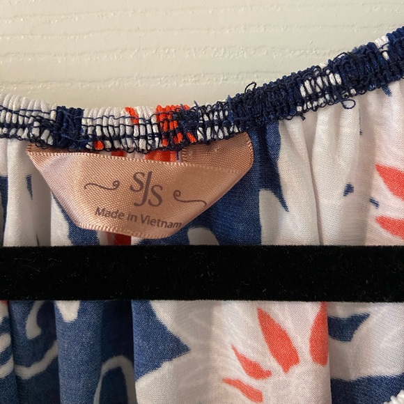 SJS Women's Floral Navy and Orange with Embroidery Trim Top Size S - Picture 3 of 9